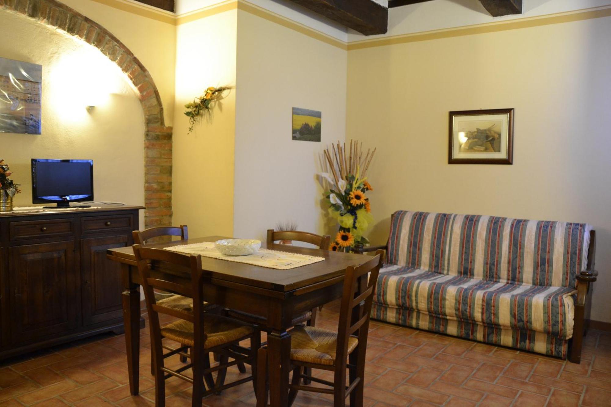 Agriturismo Sanguineto Acquaviva  Exterior photo