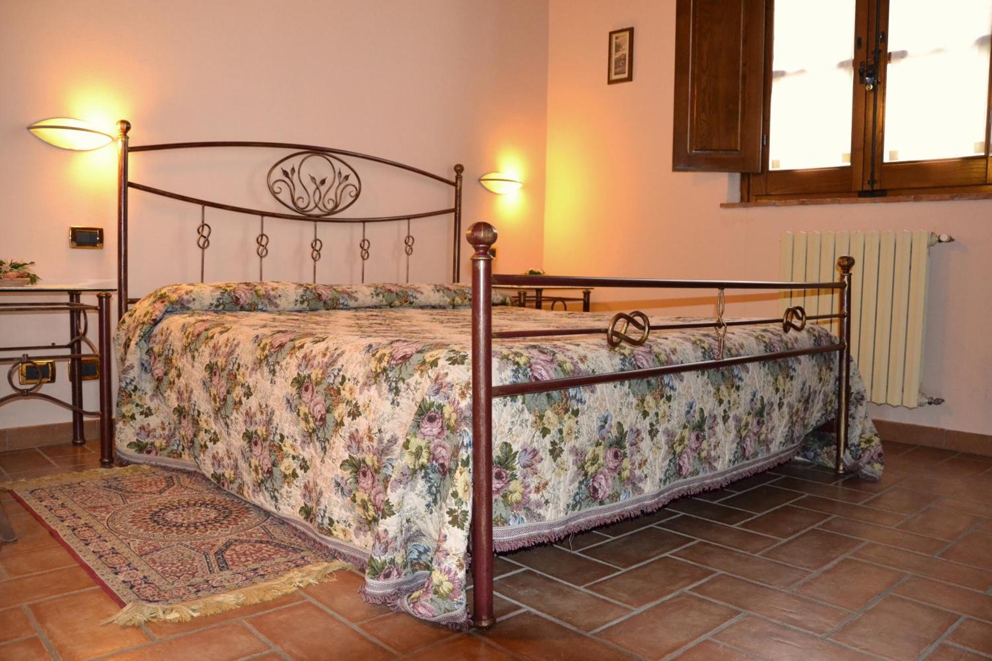 Agriturismo Sanguineto Acquaviva  Exterior photo